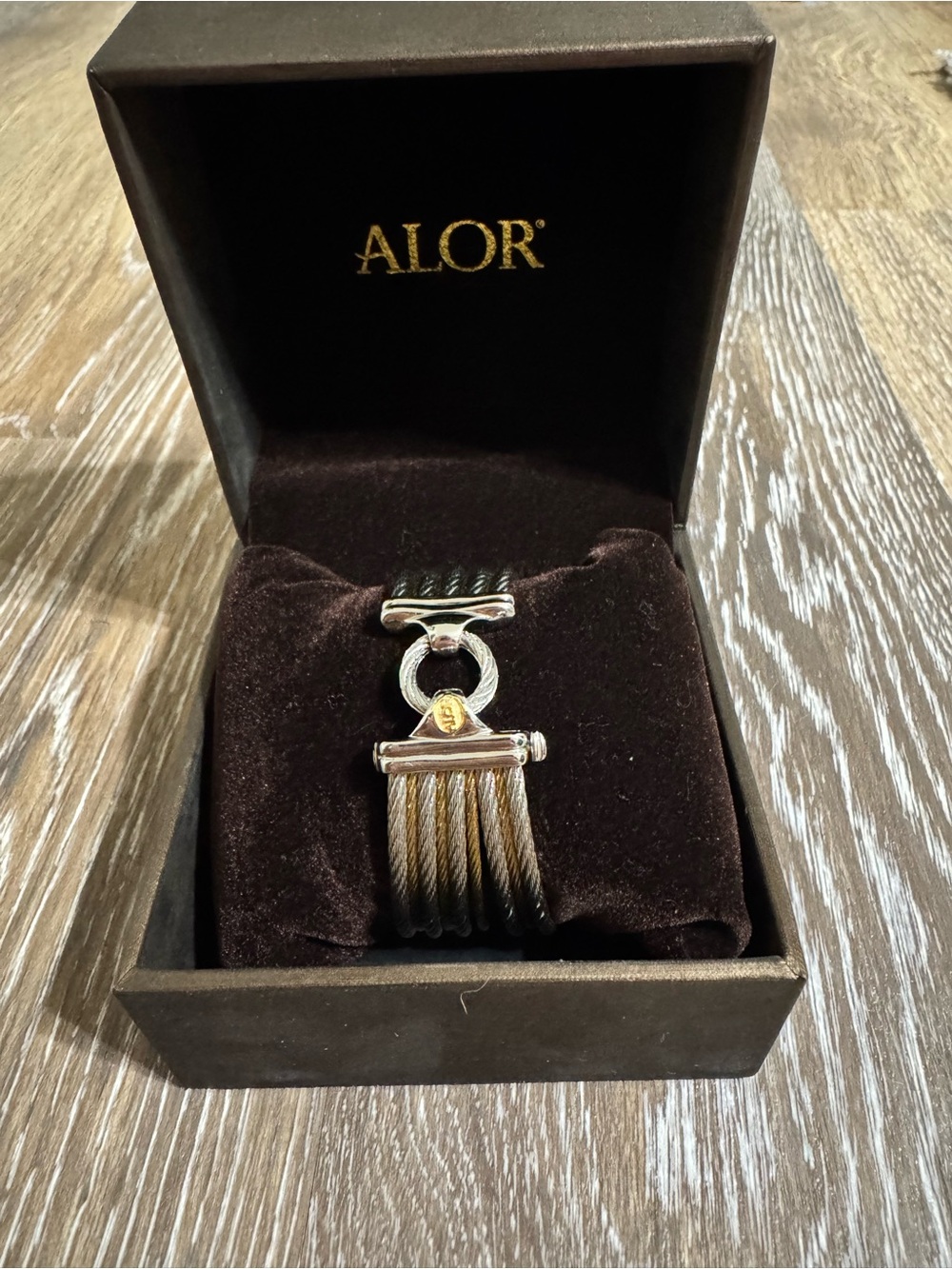 ALOR Two-Tone Cable-Link Bracelet in Black and Gold 18k